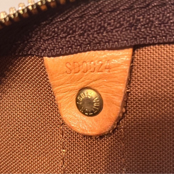 Authentic Louis Vuitton Monogram Keepall 55 Tote Includes Luggage Tag Lock & Key - Picture 9 of 14